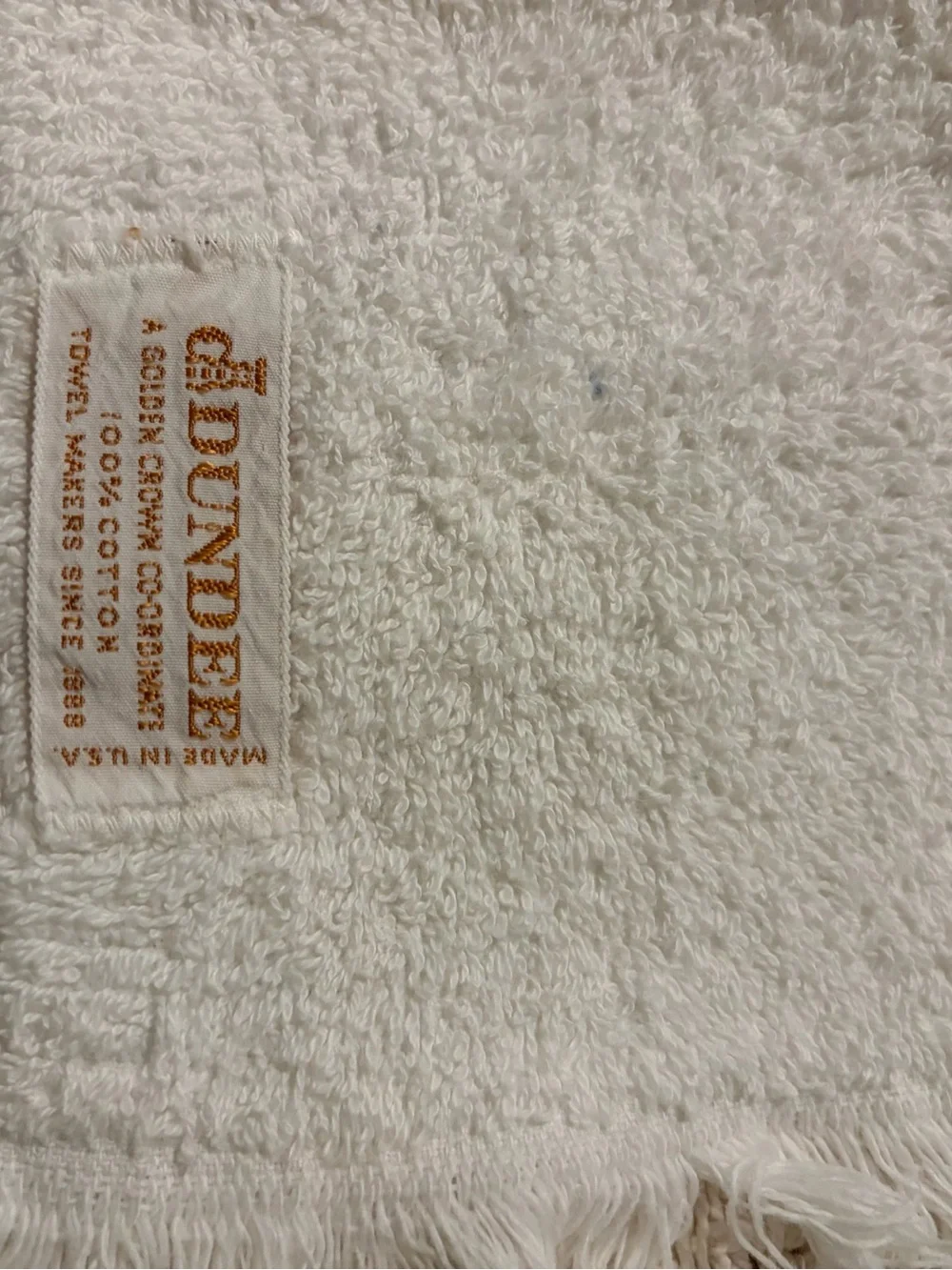 Vintage 1960’s Dundee hand towel & wash cloth white w/embroidered pink flowers
